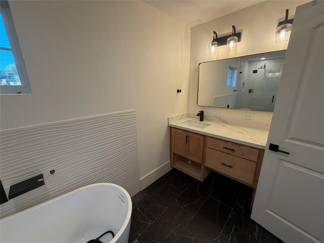 Building Photo - 6026 Willowbend Blvd