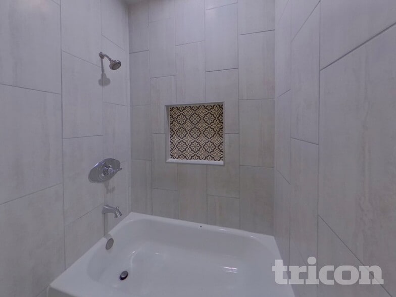 Building Photo - 624 Nora Ln