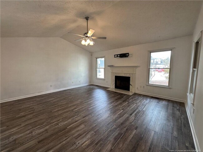 Building Photo - 728 Bent Creek Dr