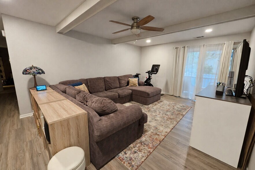 Building Photo - 25 Sweetgum Ln