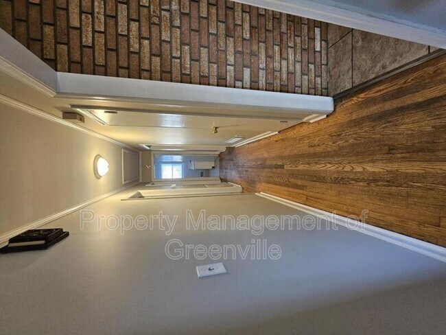 Building Photo - 9 Clingstone Dr