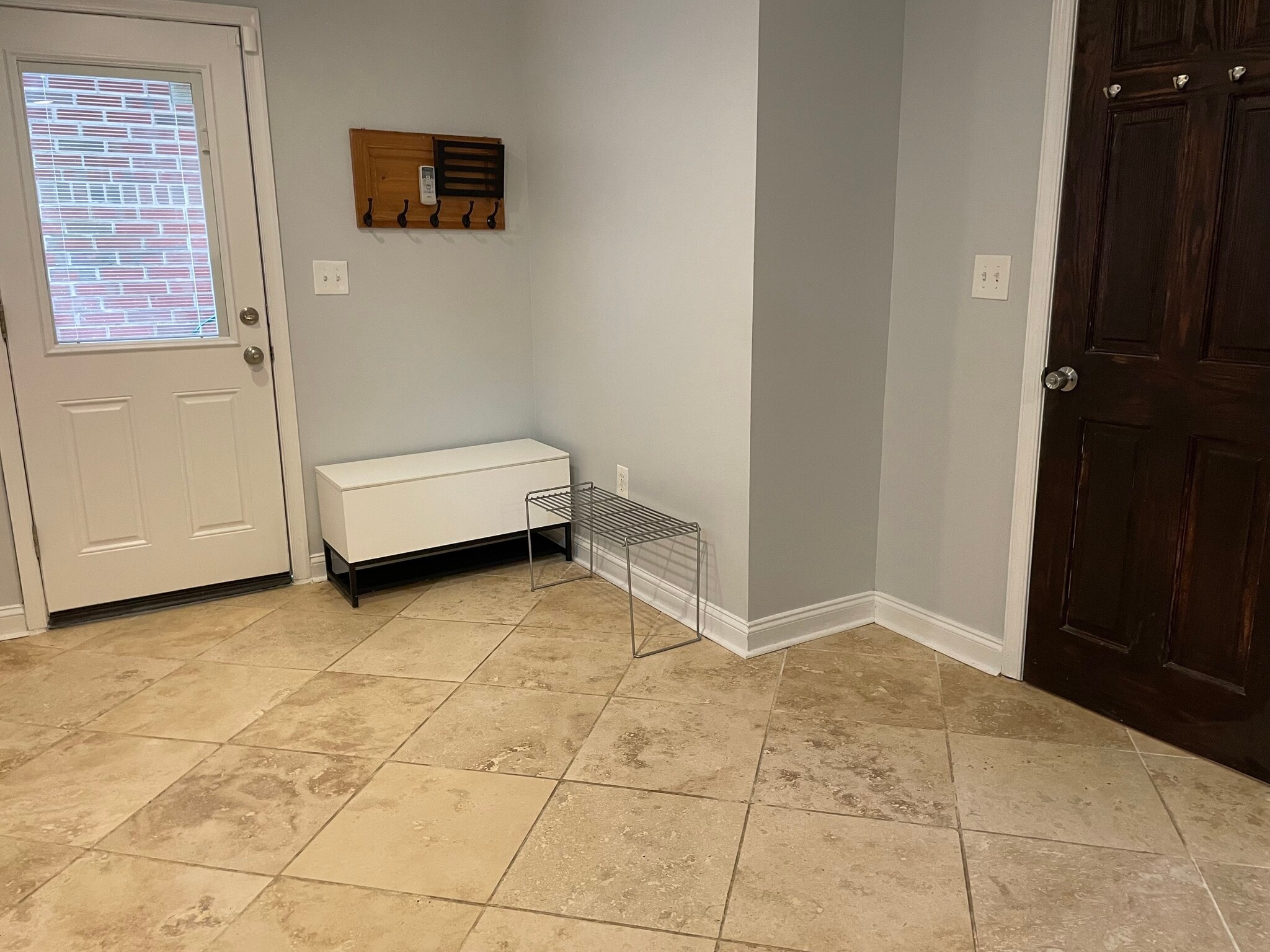 entryway - 1836 Varnum St NE