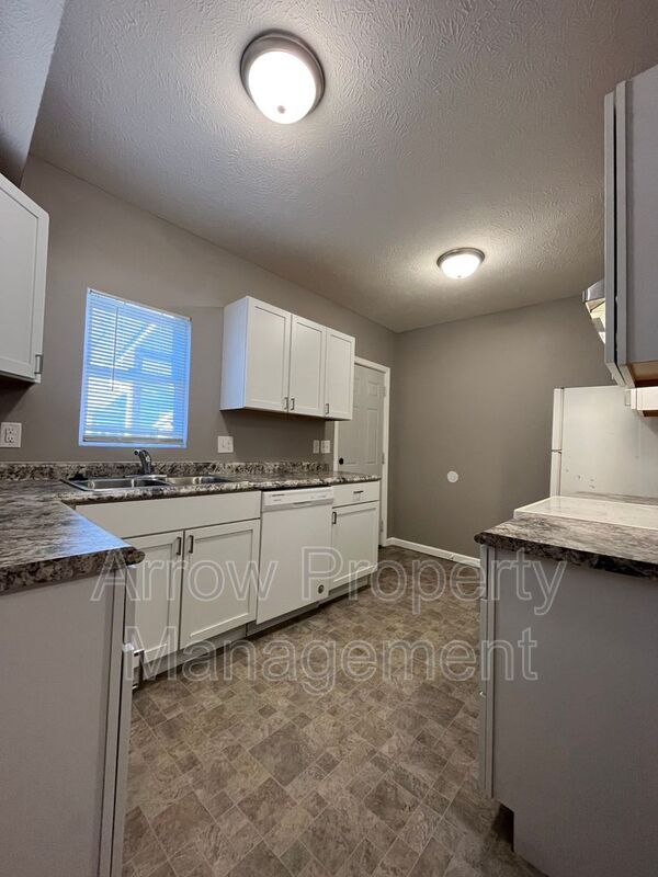 Building Photo - 1309 S 10th St