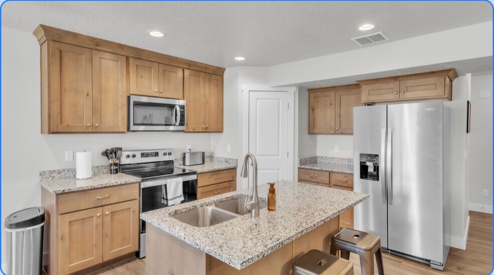 Kitchen - 45 E 970 N
