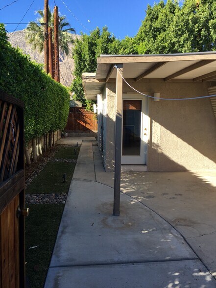 Building Photo - 501 S Calle Abronia