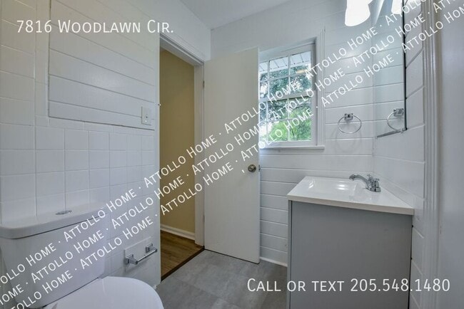 Building Photo - 7816 Woodlawn Cir