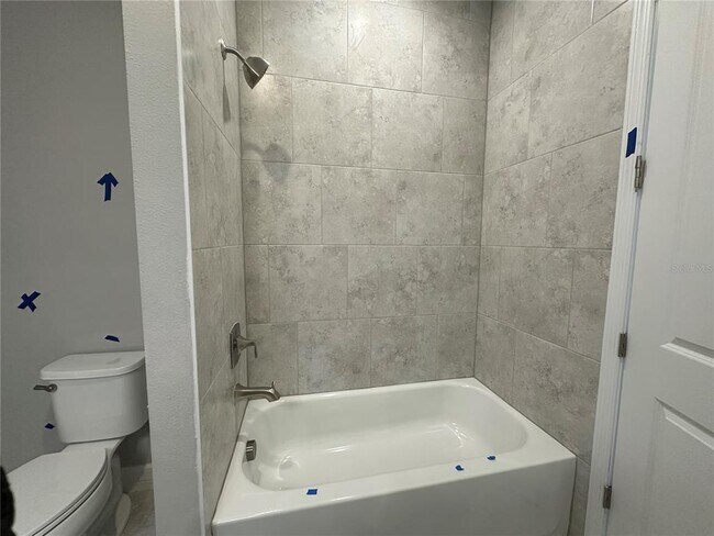 Building Photo - 9 Mimosa Ct W