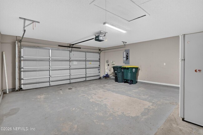 Building Photo - 12949 Chets Creek Dr S
