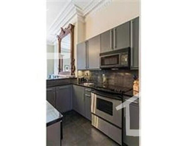 Building Photo - Exquisite one bedroom 1 bathroom in South ...