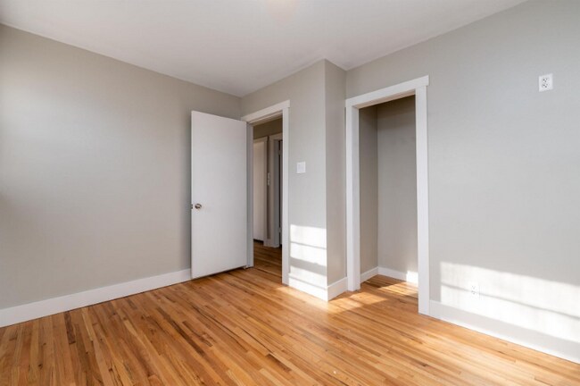 Building Photo - 7720 E Clay St