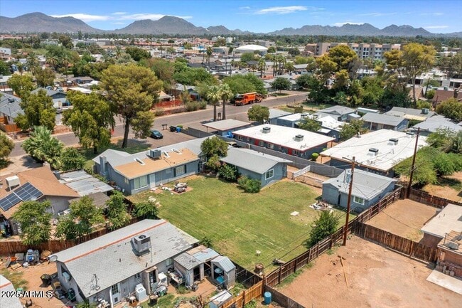 Primary Photo - 2139 W Vista Ave