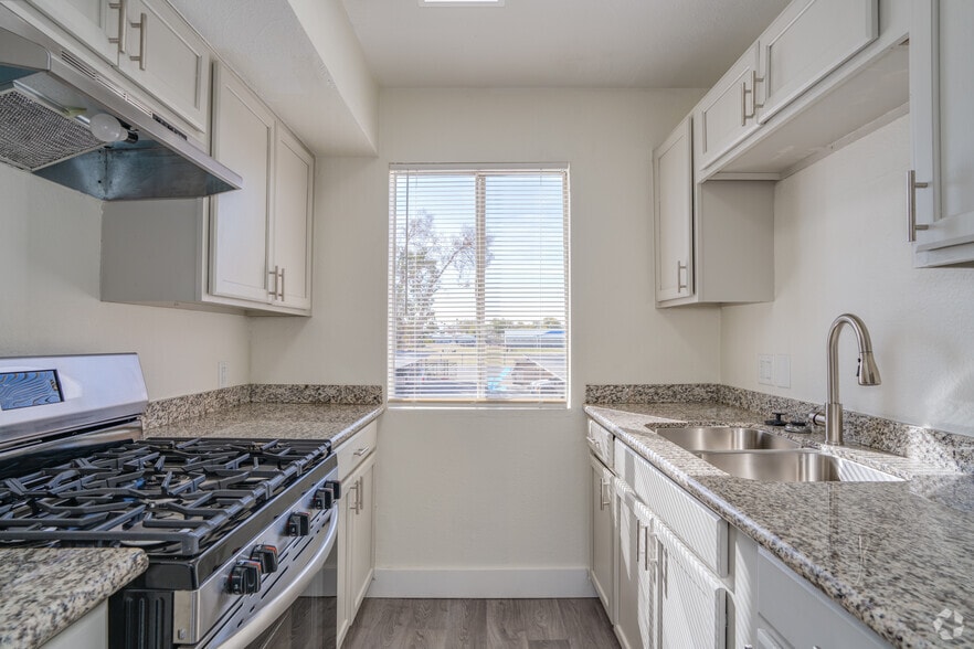 Primary Photo - Las Casitas Apartments