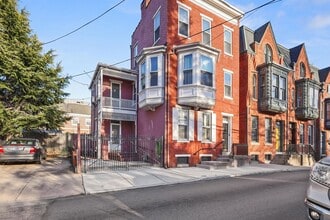 Building Photo - Spacious 5 Bedroom, 1.5 Bath Home in York, Pa!