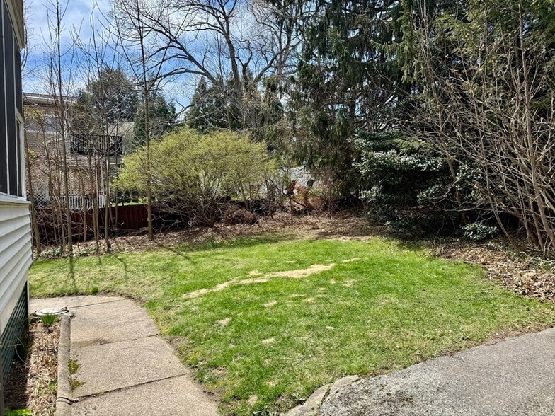 Building Photo - 141 Walworth St