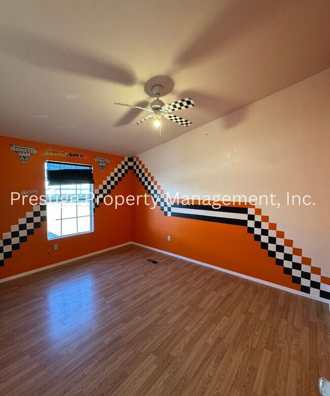 Building Photo - This 4/2 Vail Manufactured Home Is On A 1 Acre Lot!!!