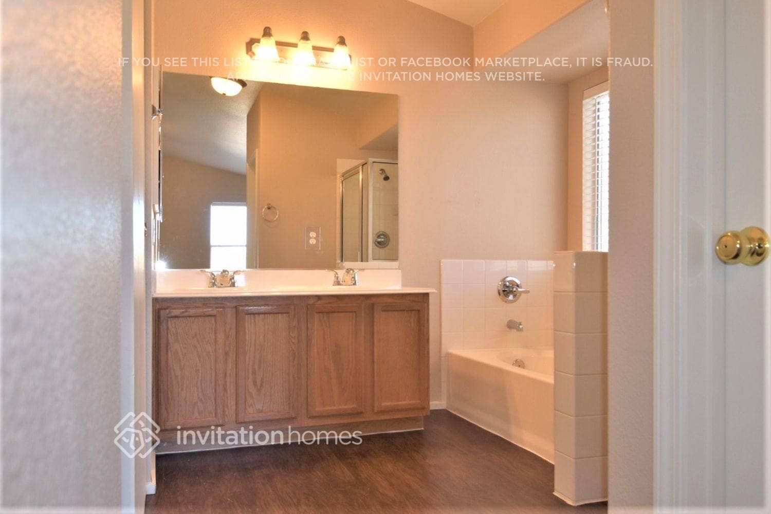 Building Photo - 9901 Rose Charmont St