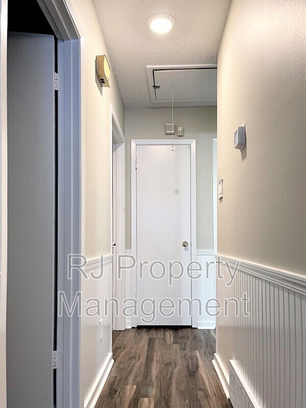 Building Photo - 4575 Buffer Dr