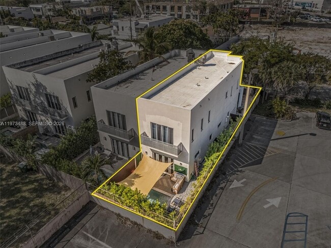 Building Photo - 3055 Carter St