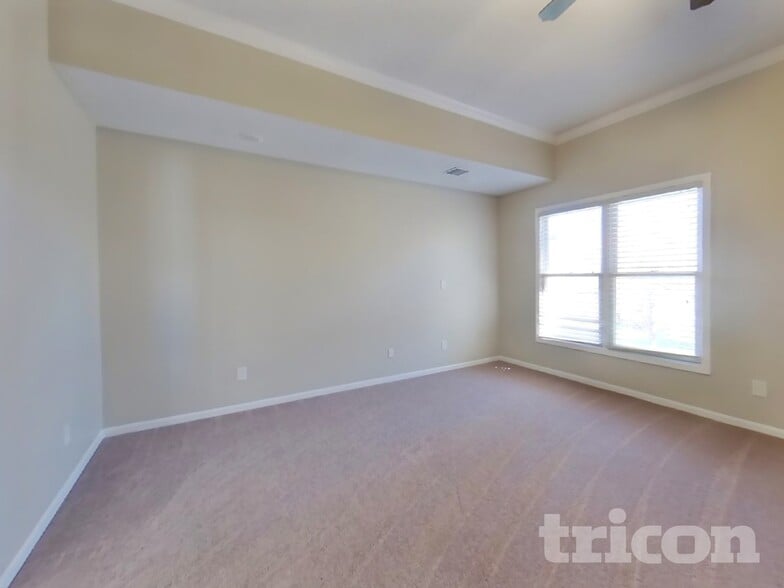 Building Photo - 16885 W 161st Terrace