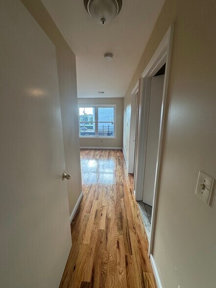 Building Photo - 147 Fairmount Ave