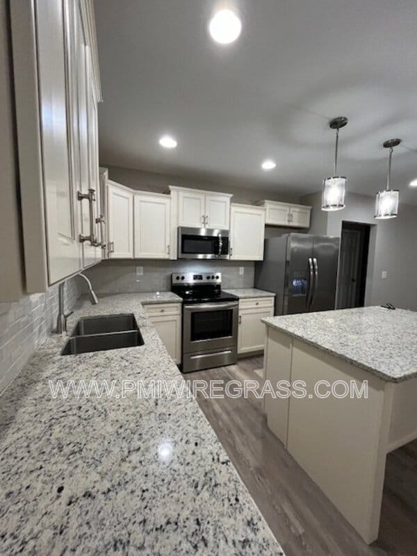 Building Photo - 347 Spruce Ln