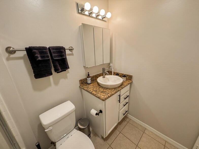 Building Photo - 5252 Balboa Arms Dr