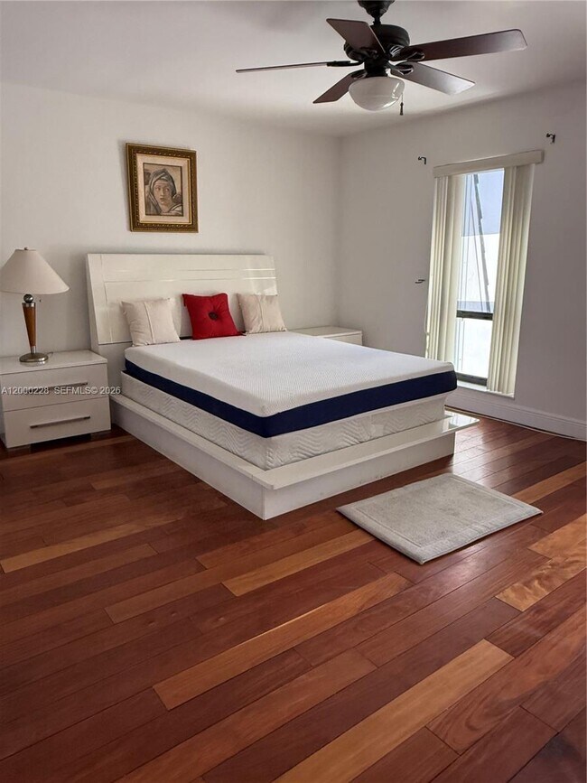 Building Photo - 13505 NE 23rd Ct