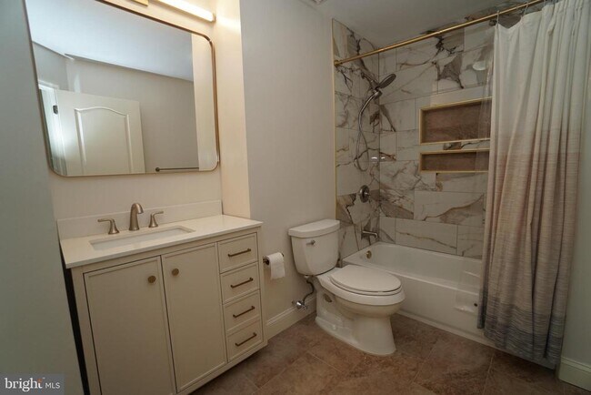 Building Photo - 2000 Harvard Dr