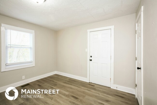 Building Photo - 6067 Bettcher Ave