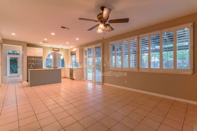 Building Photo - 2326 Carriage Dr