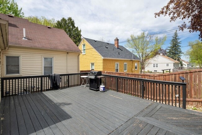 Building Photo - 5705 Logan Ave S