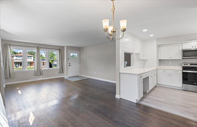 Building Photo - 116 Barclay Dr