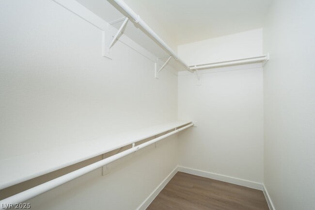 Building Photo - 2021 S Dandelion St