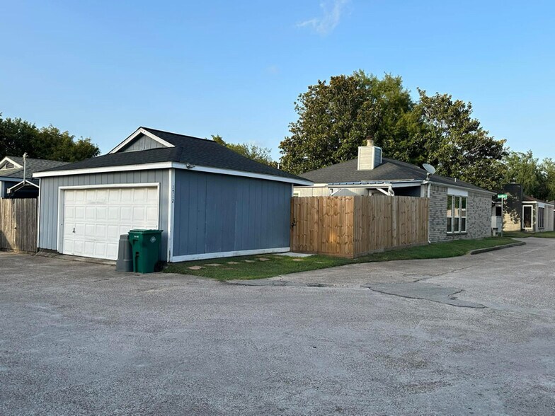 Building Photo - 1712 Harrison Ct
