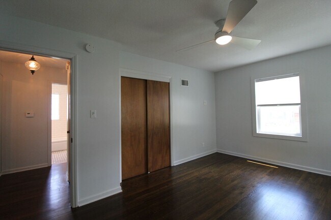 Building Photo - Upgraded 2 Bedroom 1 Bath House In Mission Kansas