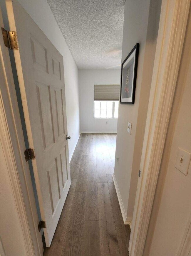 Building Photo - 5551 Bentgrass Dr