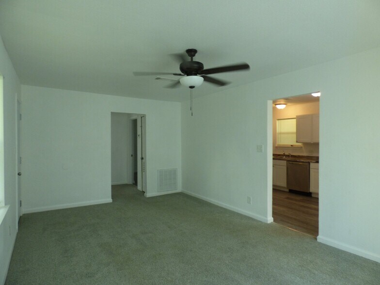Building Photo - 811 Texas St