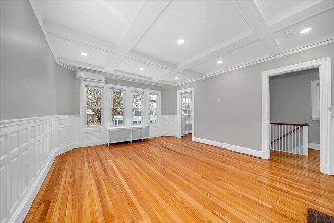 Building Photo - 28 Richardson Ave