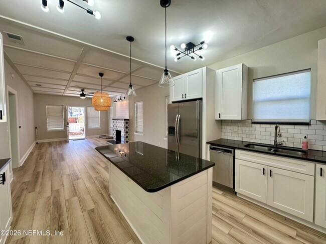 Building Photo - 4635 Attleboro St