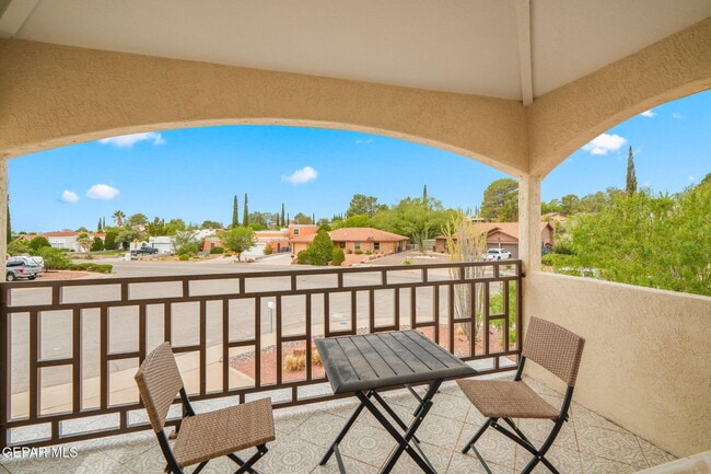 Building Photo - 6052 Bandolero Dr