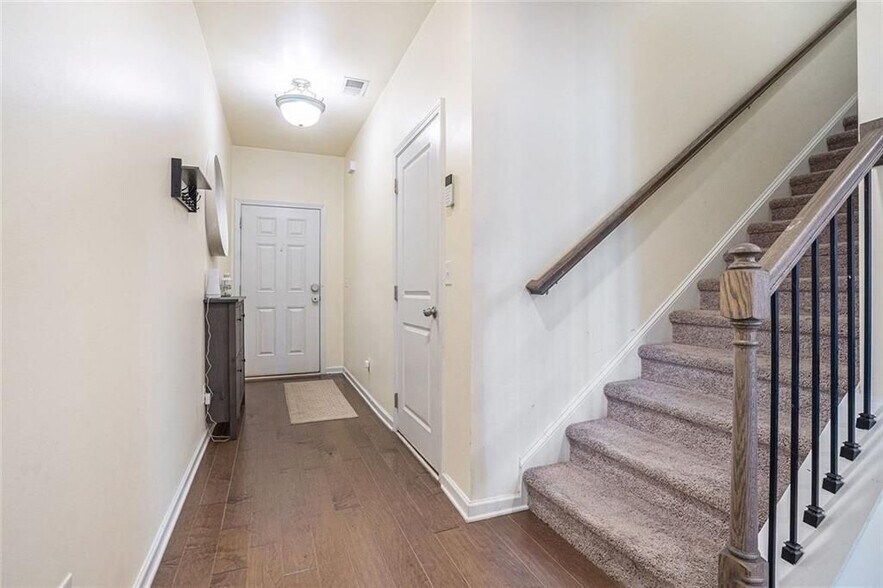 Building Photo - 5526 Donerail St