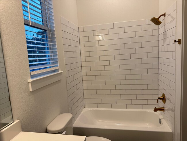 Building Photo - 3218 Frying Pan Pl