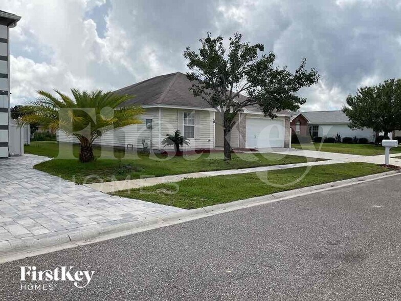 Building Photo - 2225 Pierce Arrow Dr