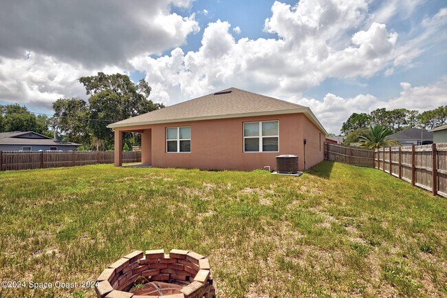 Building Photo - 1673 Talbott St