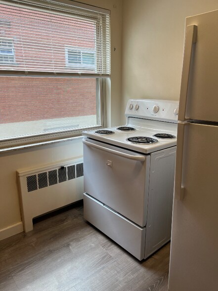 Building Photo - 1814 Compton Rd