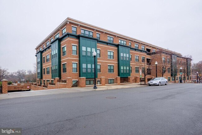 Building Photo - 2101 N Monroe St