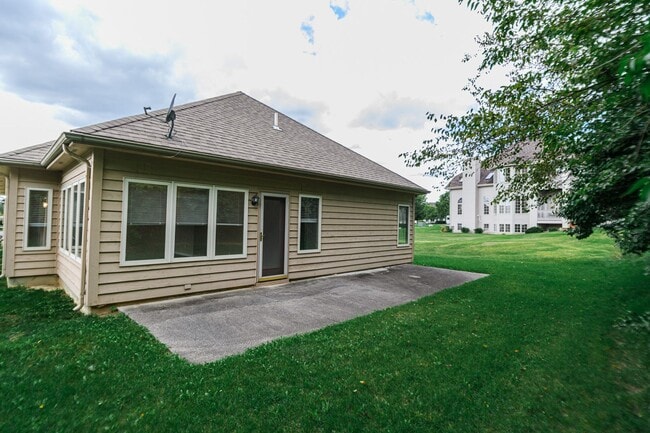 Building Photo - 2 bed 2 bath Ranch Townhouse in Winfield
