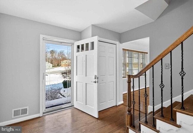 Building Photo - 9125 Donna Dean Dr