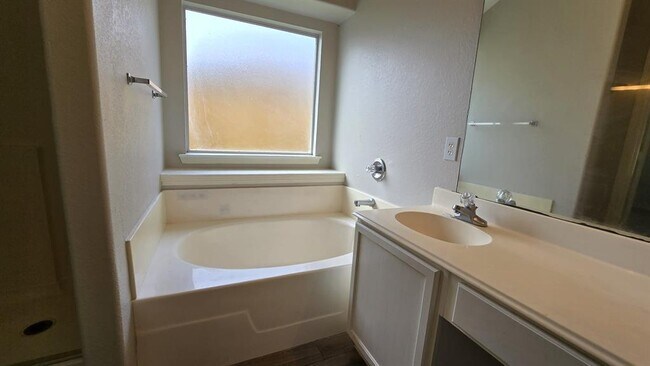 Building Photo - 6011 Decker Ridge Ct