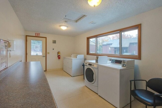 Building Photo - 29796 SW Montebello Dr